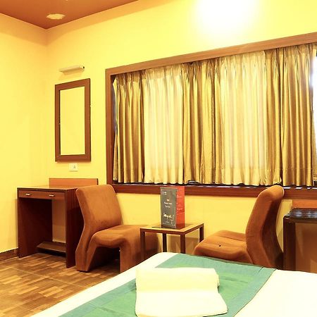 Hotel Trimoorti Kolkata Ngoại thất bức ảnh