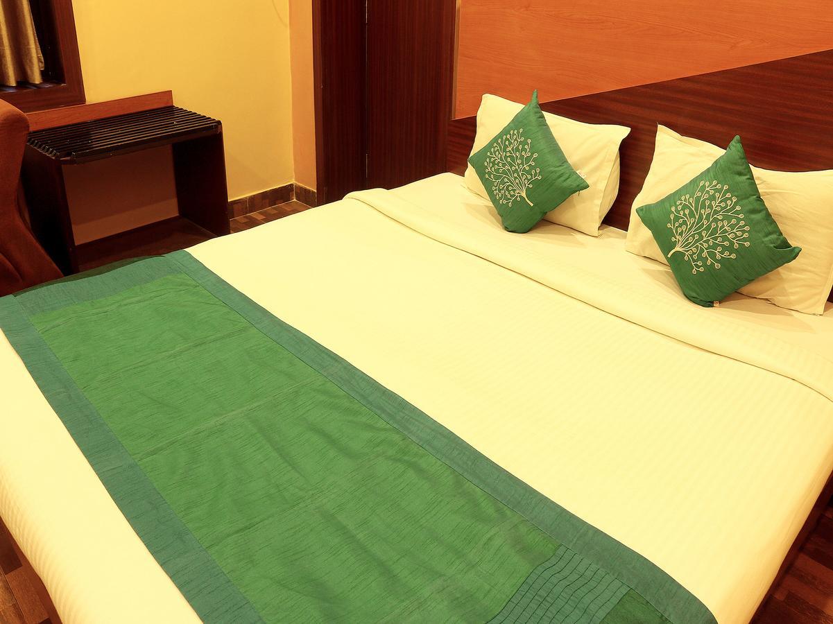 Hotel Trimoorti Kolkata Ngoại thất bức ảnh