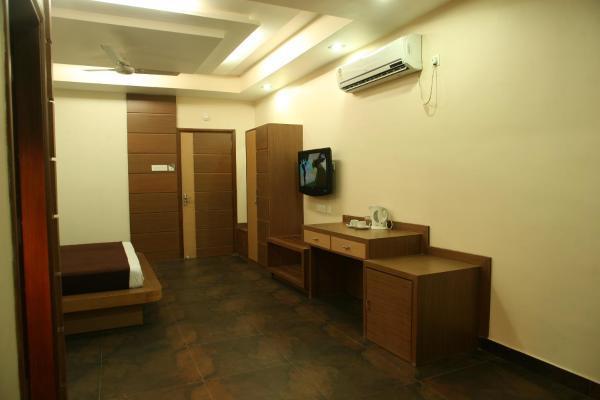 Hotel Trimoorti Kolkata Ngoại thất bức ảnh